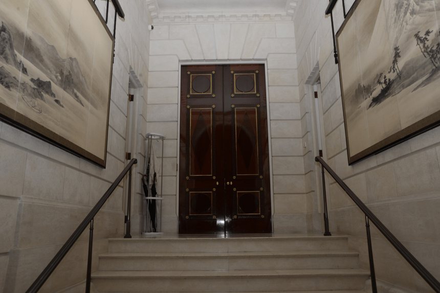 Interior staircase of 9 East 71st Street photographed during the FBI’s 2019 raid